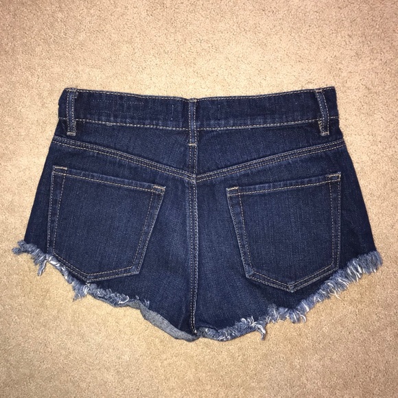 Bullhead High Rise Denim Shorts Womens Size 26 Blue Dark Wash Button Fly Raw Hem - Picture 9 of 12